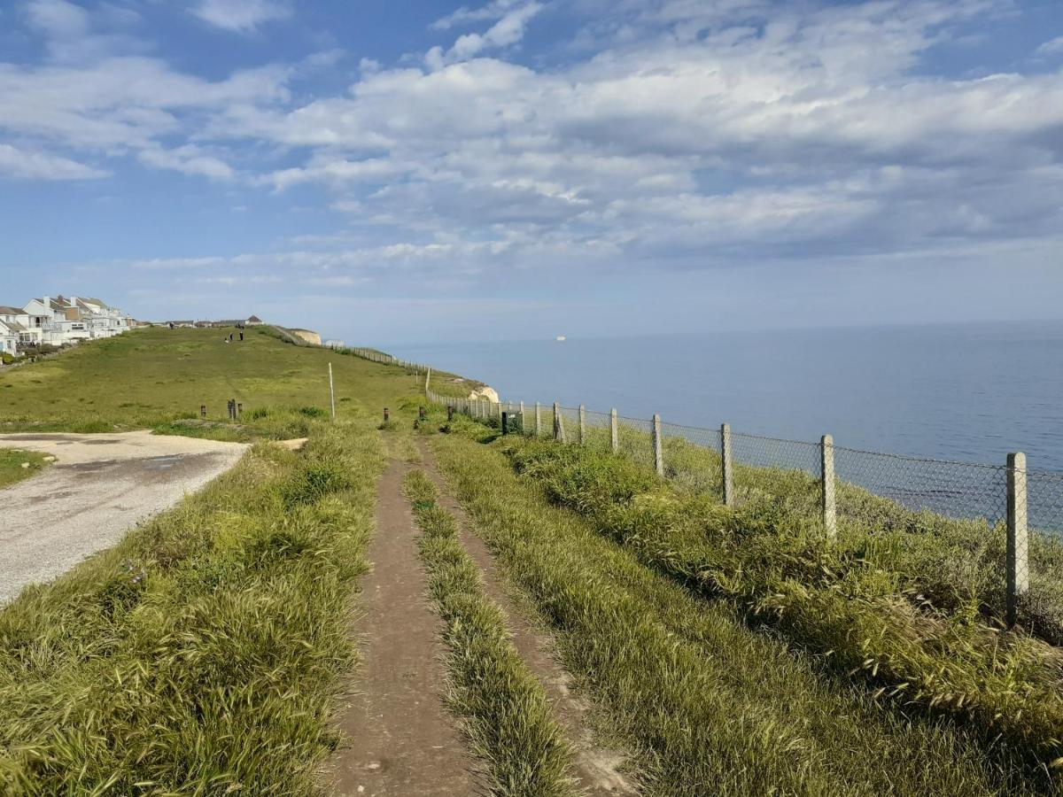 Safe Haven 1 Bed * Peacehaven